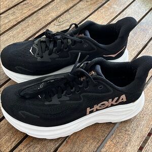Hoka Black Clifton 10 size 6 gently worn